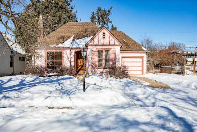 view of front of property featuring a garage