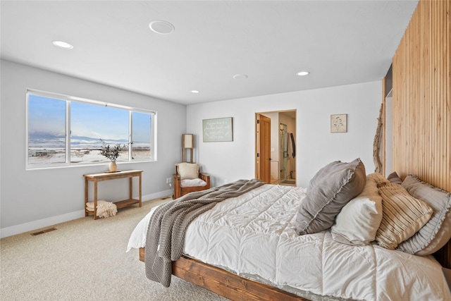 bedroom with carpet flooring