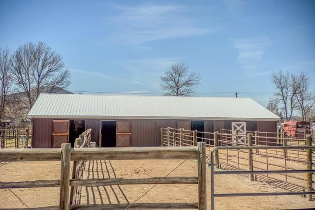 6809 N Montana Ave, Helena, MT 59602 - view of horse barn
