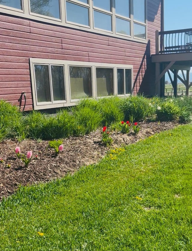 6809 N Montana Ave, Helena, MT 59602 - view of side of home with a lawn