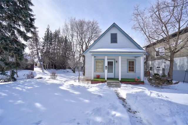 view of front of property featuring a porch