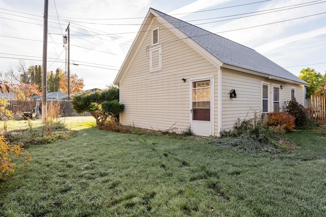 exterior space featuring a lawn