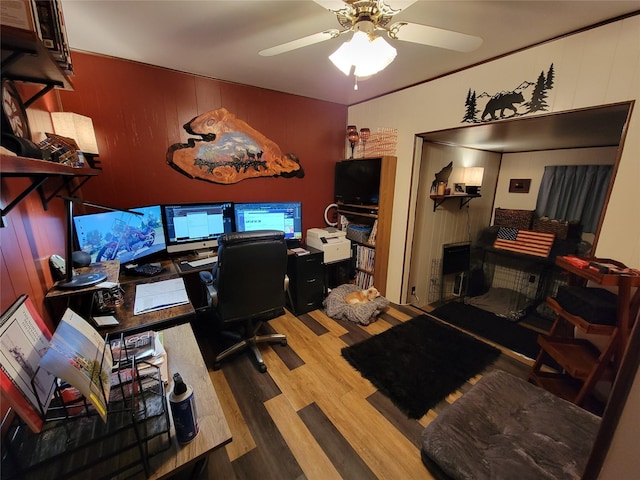 3501 1st Ave S, Great Falls, MT 59401 - home office featuring wood finished floors and a ceiling fan