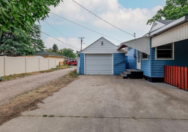 3501 1st Ave S, Great Falls, MT 59401 - detached garage featuring driveway