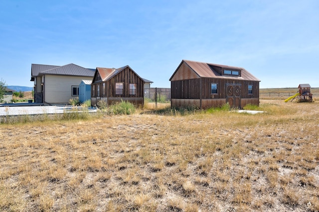 exterior space featuring fence