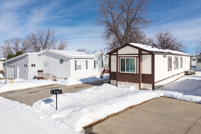 view of front of home featuring an attached garage