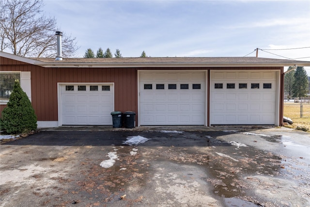 view of detached garage