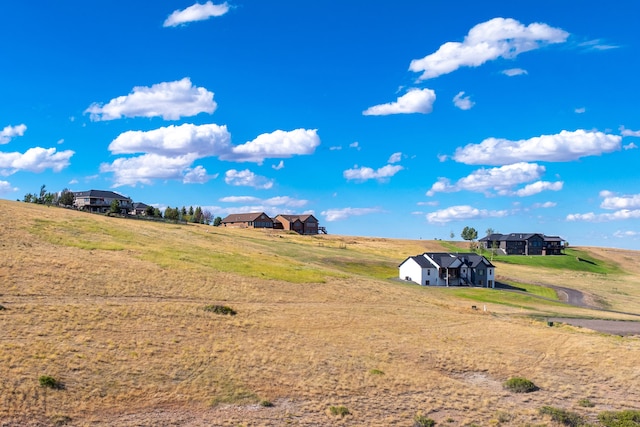 view of yard featuring a rural view