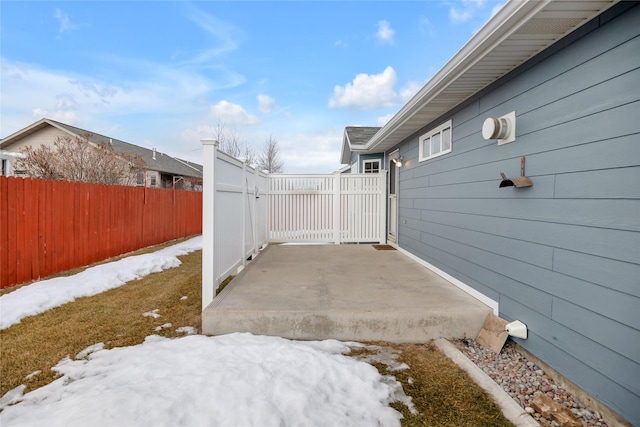 exterior space featuring a fenced backyard