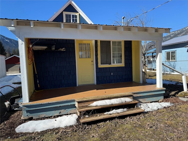 view of front of home with an outbuilding