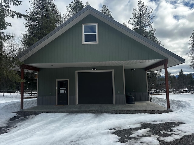 exterior space featuring a detached garage