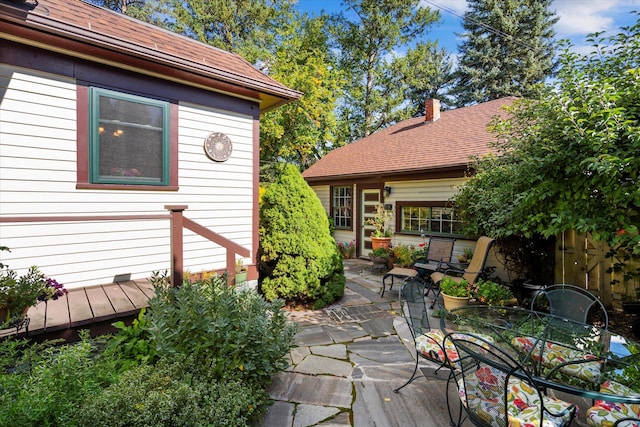 exterior space featuring outdoor dining area