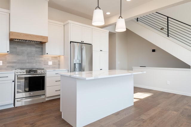 kitchen with stainless steel appliances, custom range hood, dark wood-type flooring, and tasteful backsplash