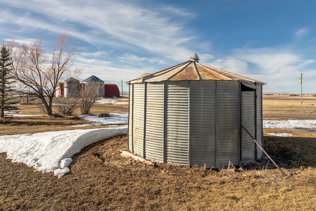 view of outdoor structure