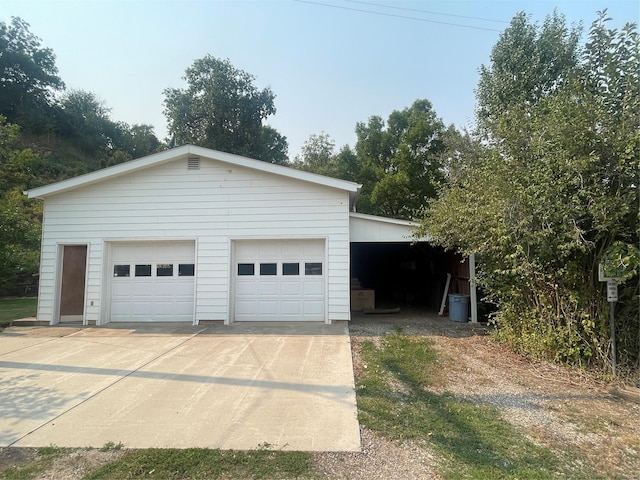 view of detached garage