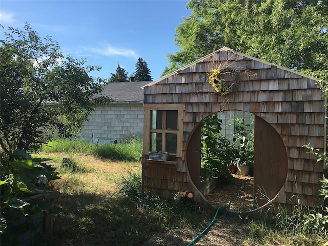 view of outbuilding