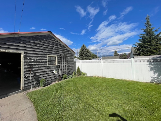 view of yard featuring fence