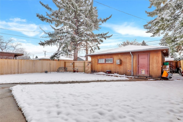 exterior space featuring a fenced backyard