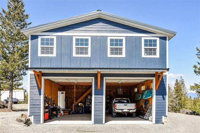 garage featuring a garage