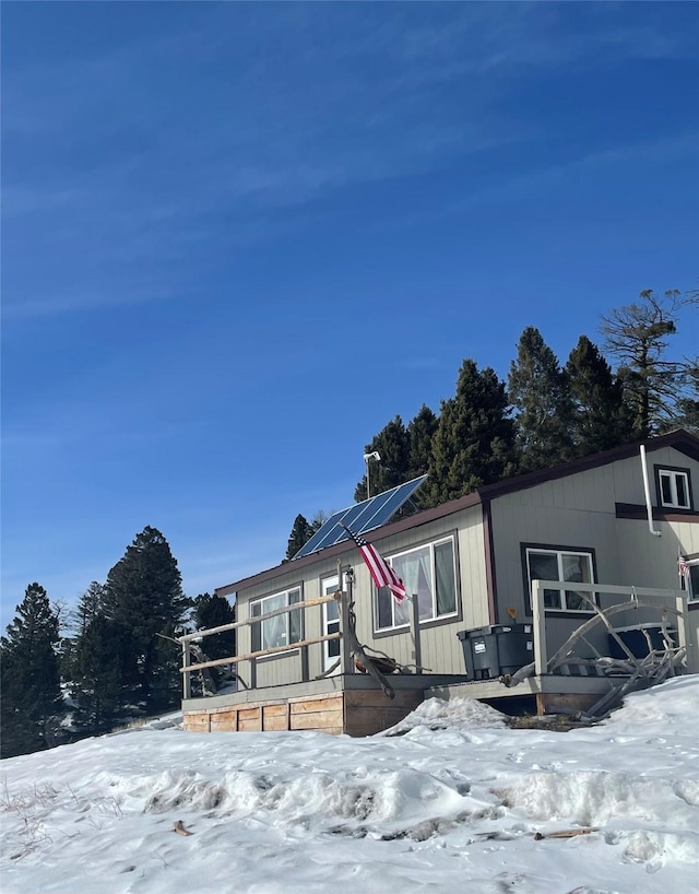 manufactured / mobile home with roof mounted solar panels