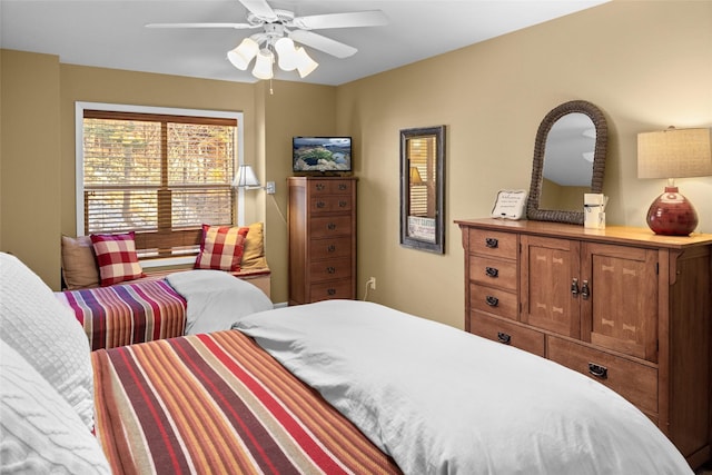 bedroom featuring a ceiling fan