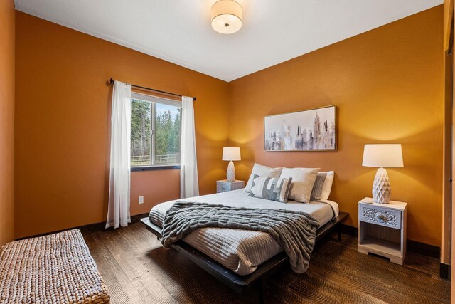 230 Forest Edge Trl, Kalispell, MT 59901 - corridor featuring visible vents, light colored carpet, baseboards, lofted ceiling, and recessed lighting