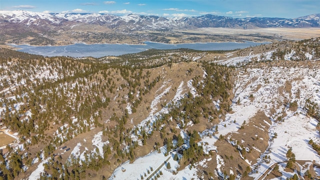 bird's eye view featuring a mountain view