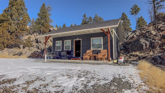 view of front of house with covered porch