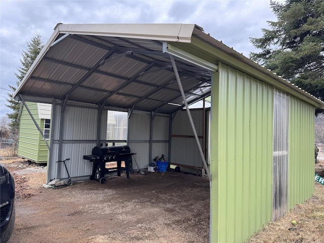 view of pole building featuring a carport