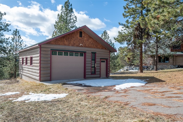 view of detached garage