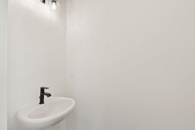 590 Stillwater Rd, Kalispell, MT 59901 - bathroom featuring a sink