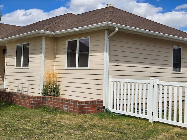 3004 Green Cir, Butte, MT 59701 - view of property exterior with roof with shingles and a lawn