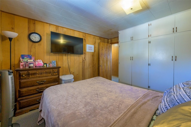 bedroom featuring a closet