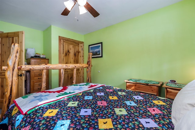 bedroom featuring a ceiling fan