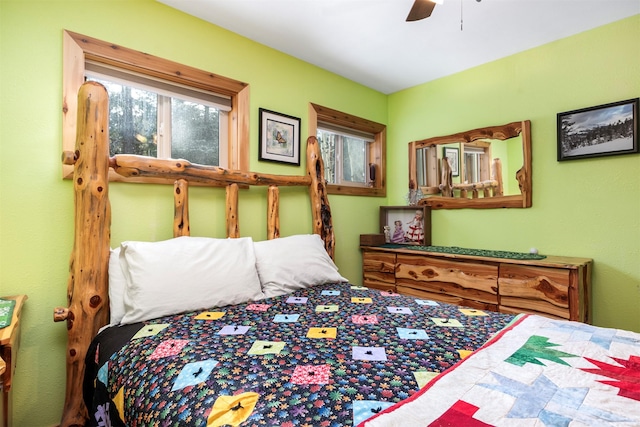 bedroom featuring a ceiling fan