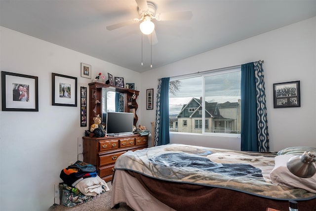 bedroom featuring carpet flooring and a ceiling fan