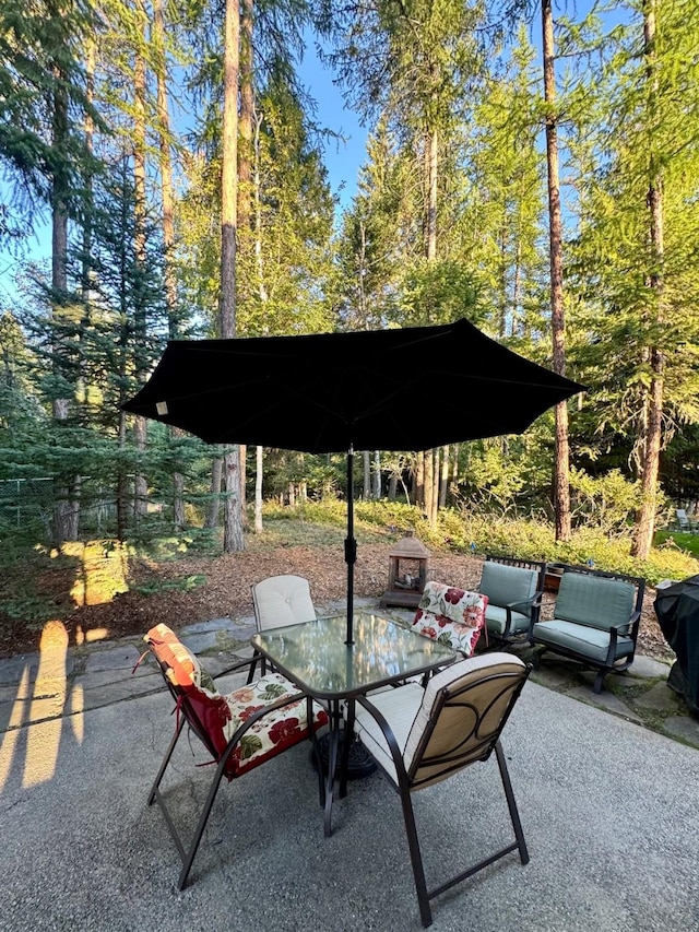 view of patio with outdoor dining space