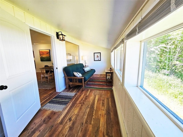 sunroom with vaulted ceiling