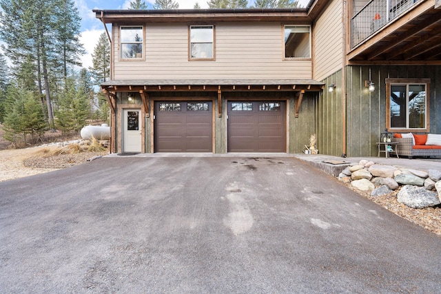 378 Skookum Rd, Lakeside, MT 59922 - garage with driveway
