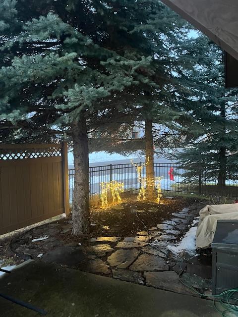 1 Rock Creek Ct, Whitefish, MT 59937 - view of yard featuring fence