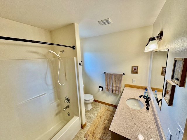 19066 King Rd, Florence, MT 59833 - bathroom featuring visible vents, baseboards, toilet, vanity, and bathing tub / shower combination