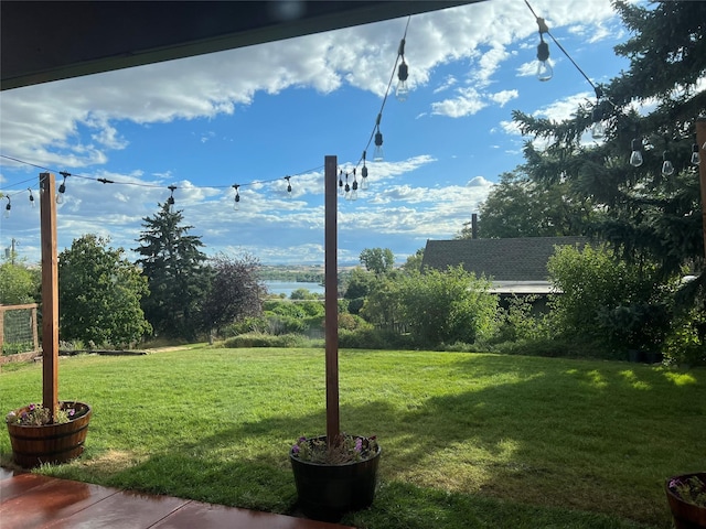 view of yard featuring a water view