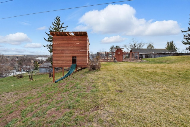 view of yard featuring fence