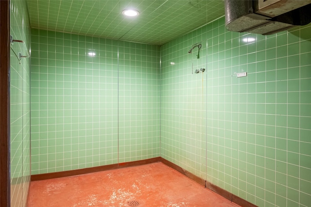 interior space with recessed lighting and baseboards