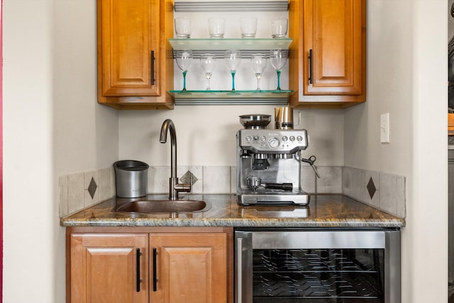 8 Primrose Ct, Kalispell, MT 59901 - indoor bar with wine cooler