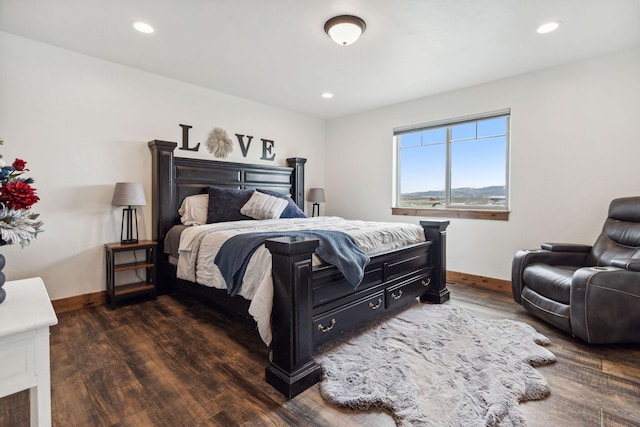 2650 W Valley Dr, Kalispell, MT 59901 - bedroom featuring recessed lighting, visible vents, baseboards, and dark wood-style floors