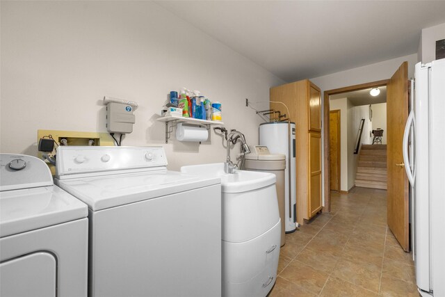 laundry area featuring washer and clothes dryer