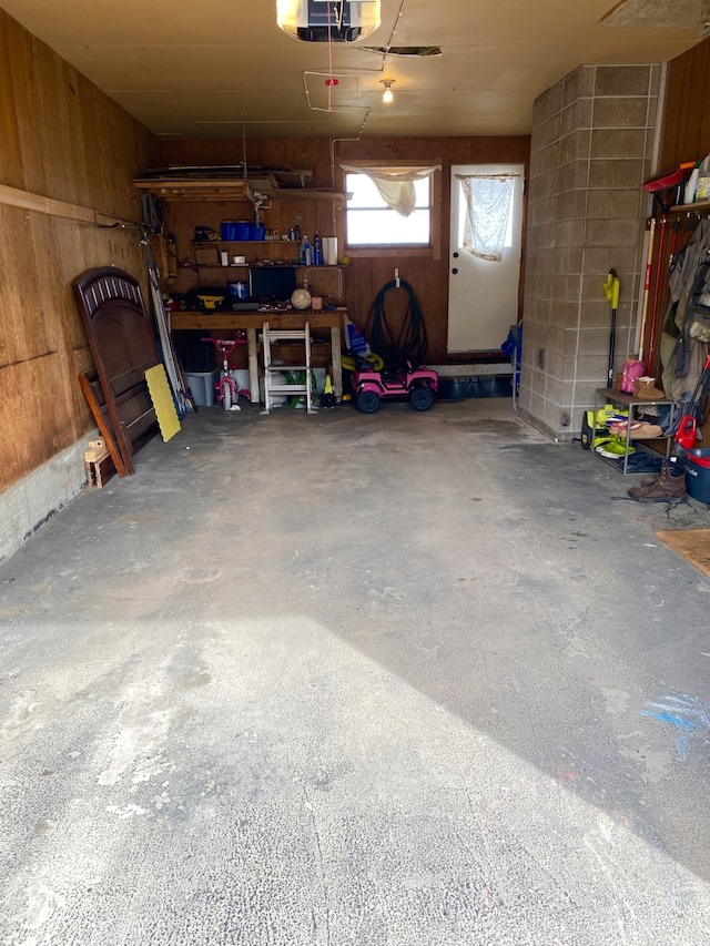 1405 2ND W Hill Dr, Great Falls, MT 59404 - garage with a garage door opener