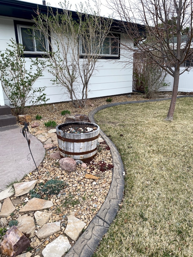 1405 2ND W Hill Dr, Great Falls, MT 59404 - view of grassy yard