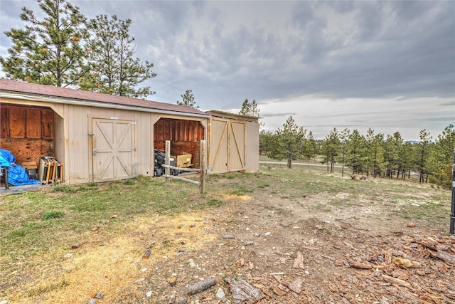 view of outbuilding featuring an outbuilding